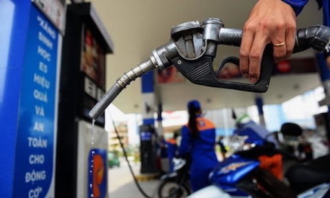 TPHCM: Quy định giờ bán hàng của cây xăng, ít nhất 12 giờ một ngày - Ảnh 1. TPHCM: Quy định giờ bán hàng của cây xăng, ít nhất 12 giờ một ngày - Ảnh 1.