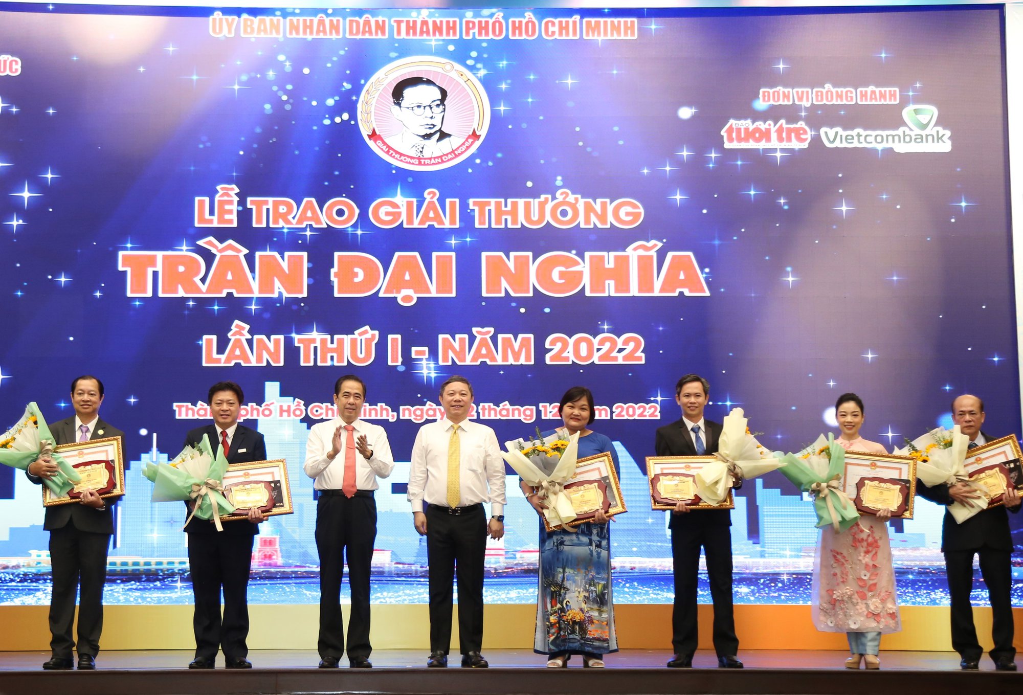 Vinh danh 12 nhà giáo, cán bộ quản lý đoạt giải thưởng Trần Đại Nghĩa lần thứ nhất - Ảnh 2.