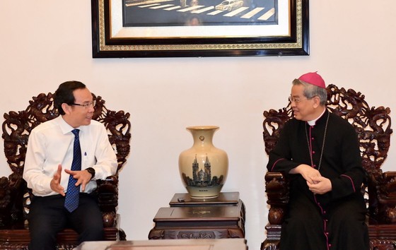 Bí thư Thành ủy chúc mừng Giáng sinh tại Tòa Tổng Giám mục Tổng Giáo phận TPHCM - Ảnh 1. Bí thư Thành ủy chúc mừng Giáng sinh tại Tòa Tổng Giám mục Tổng Giáo phận TPHCM - Ảnh 1.