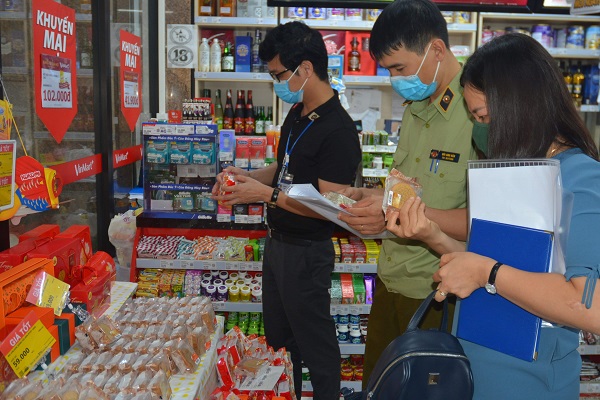 Lập 6 đoàn kiểm tra an toàn thực phẩm Tết Quý Mão 2023 - Ảnh 1. Lập 6 đoàn kiểm tra an toàn thực phẩm Tết Quý Mão 2023 - Ảnh 1.
