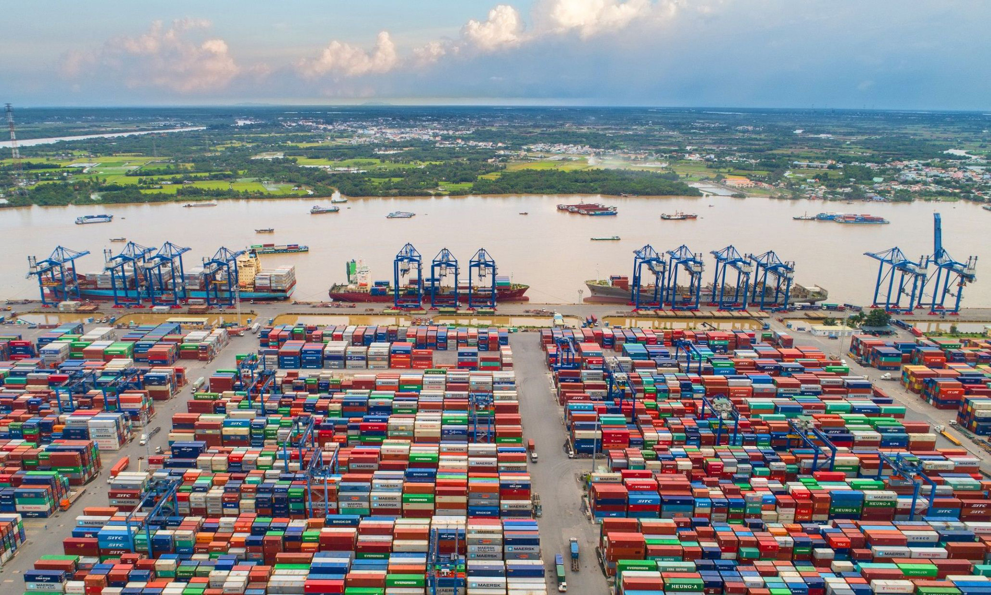 TP.HCM chính thức triển khai thu phí sử dụng hạ tầng cảng biển - 1