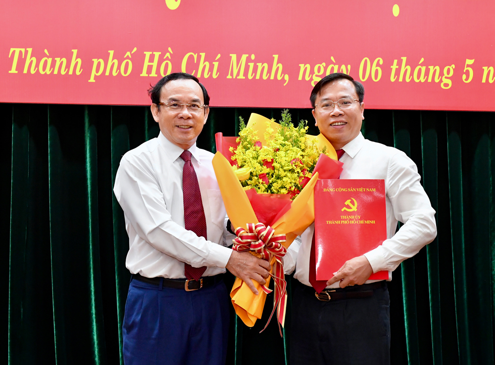 Đồng chí Nguyễn Mạnh Cường giữ chức Chánh Văn phòng Thành ủy TPHCM - Ảnh 2.