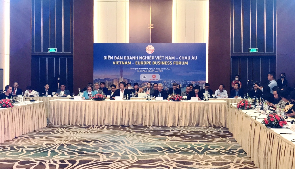 DN châu Âu tăng cường xúc tiến đầu tư vào TPHCM - Đầu tư Từ năm 2020, doanh nghiệp châu Âu đã tăng cường đầu tư vào thành phố Hồ Chí Minh. Đây là một cơ hội tuyệt vời cho các nhà đầu tư Việt Nam và châu Âu để hợp tác và phát triển. Hãy xem những hình ảnh về các doanh nghiệp châu Âu đang tìm kiếm cơ hội đầu tư vào TPHCM và cảm nhận sự phát triển của nền kinh tế Việt Nam.
