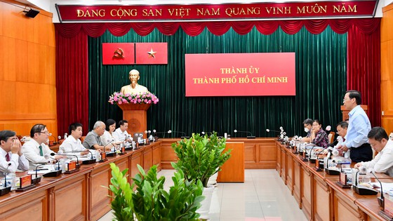 Thường trực Thành ủy làm việc với đoàn công tác Đảng đoàn Liên hiệp các Hội KHKT Việt Nam - Ảnh 1.