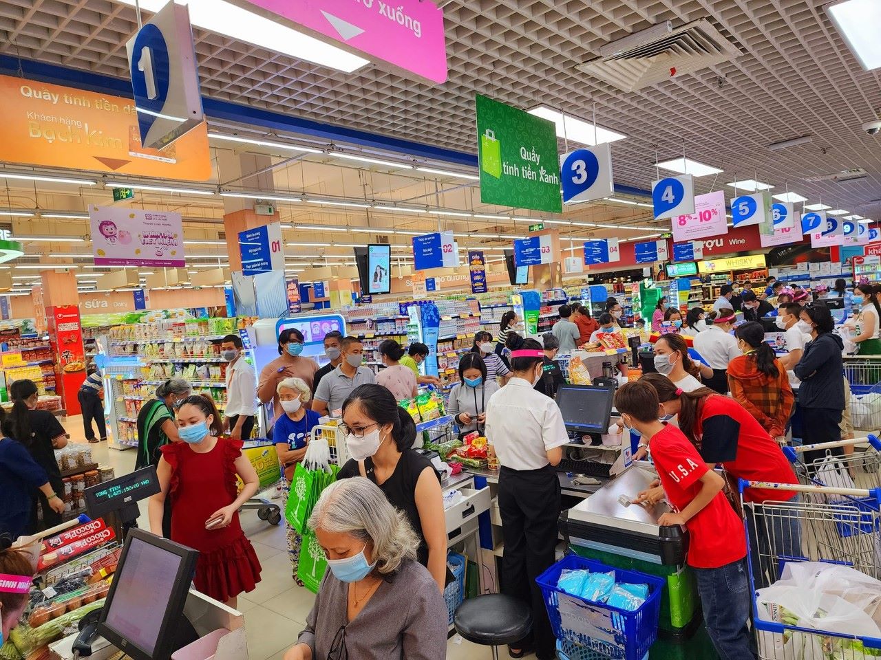 Saigon Coop khuyến mãi 5000 sản phẩm mừng sinh nhật hệ thống Coopmart   Tuổi Trẻ Online
