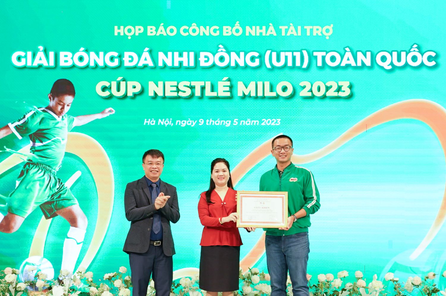Thức uống lúa mạch Nestlé Milo - Sữa 3 trong 1 22g - Đặt hàng Coop Online