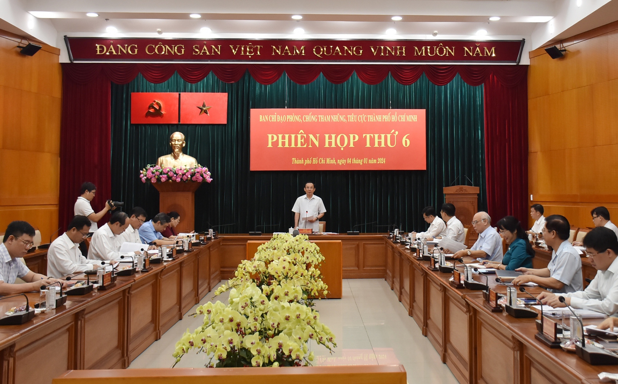 Bộ Chính trị thành lập Đảng bộ TPHCM mới- Ảnh 1. Bộ Chính trị thành lập Đảng bộ TPHCM mới- Ảnh 1.