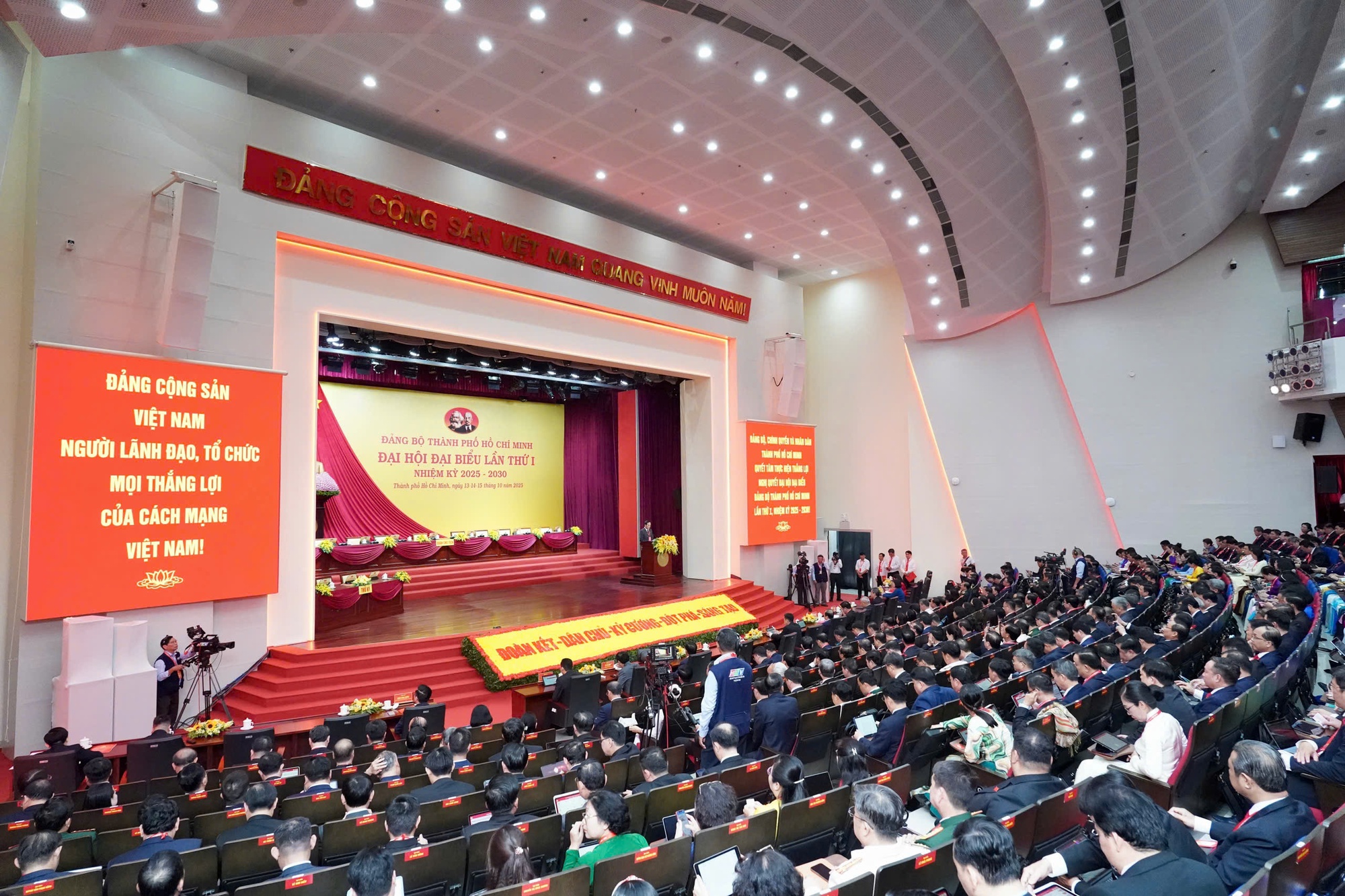 Bí thư Thành ủy TPHCM nêu 2 nội dung quan trọng của Đại hội Đảng bộ nhiệm kỳ 2025-2030- Ảnh 5.