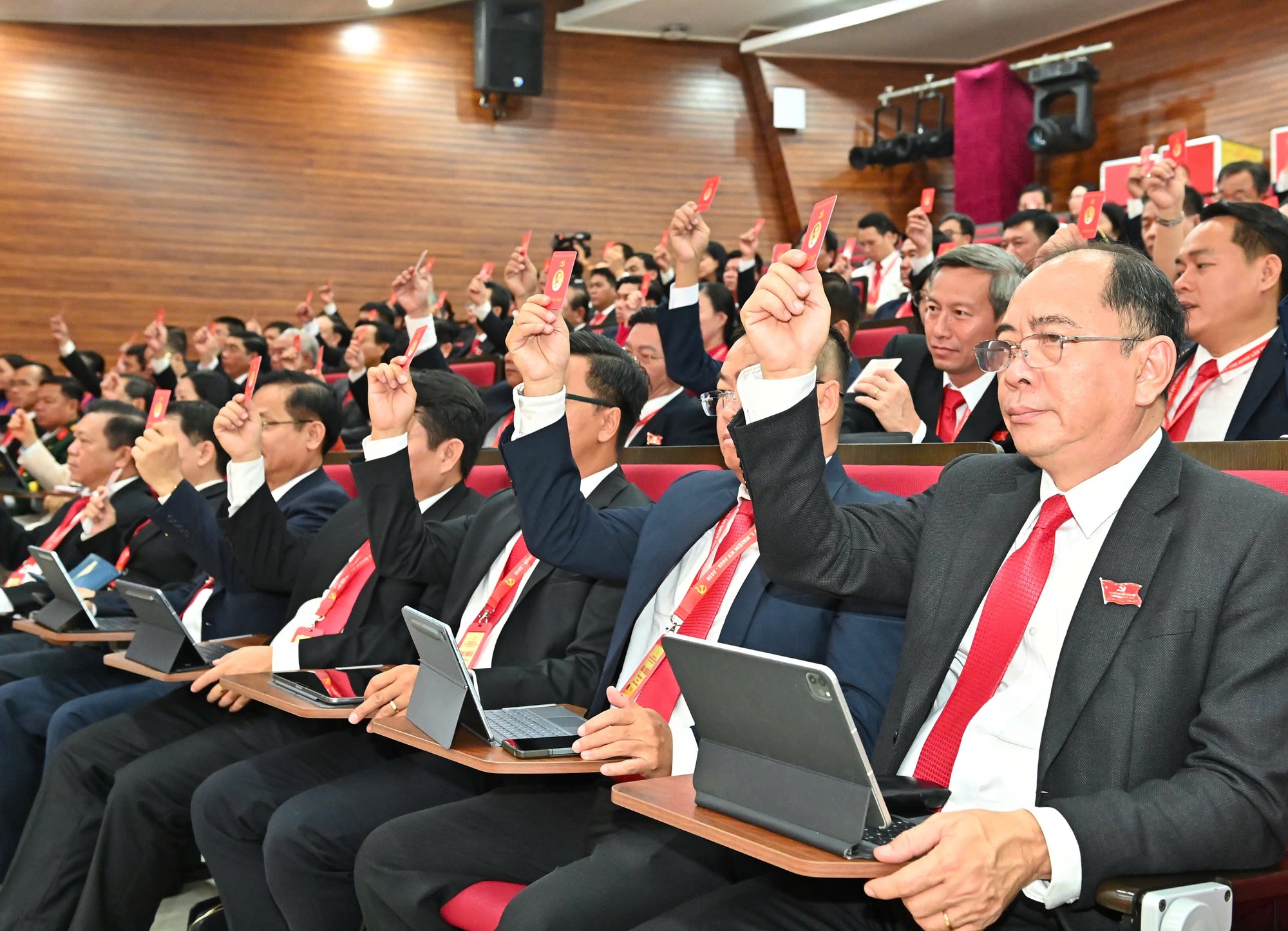 Bí thư Thành ủy TPHCM nêu 2 nội dung quan trọng của Đại hội Đảng bộ nhiệm kỳ 2025-2030- Ảnh 3.