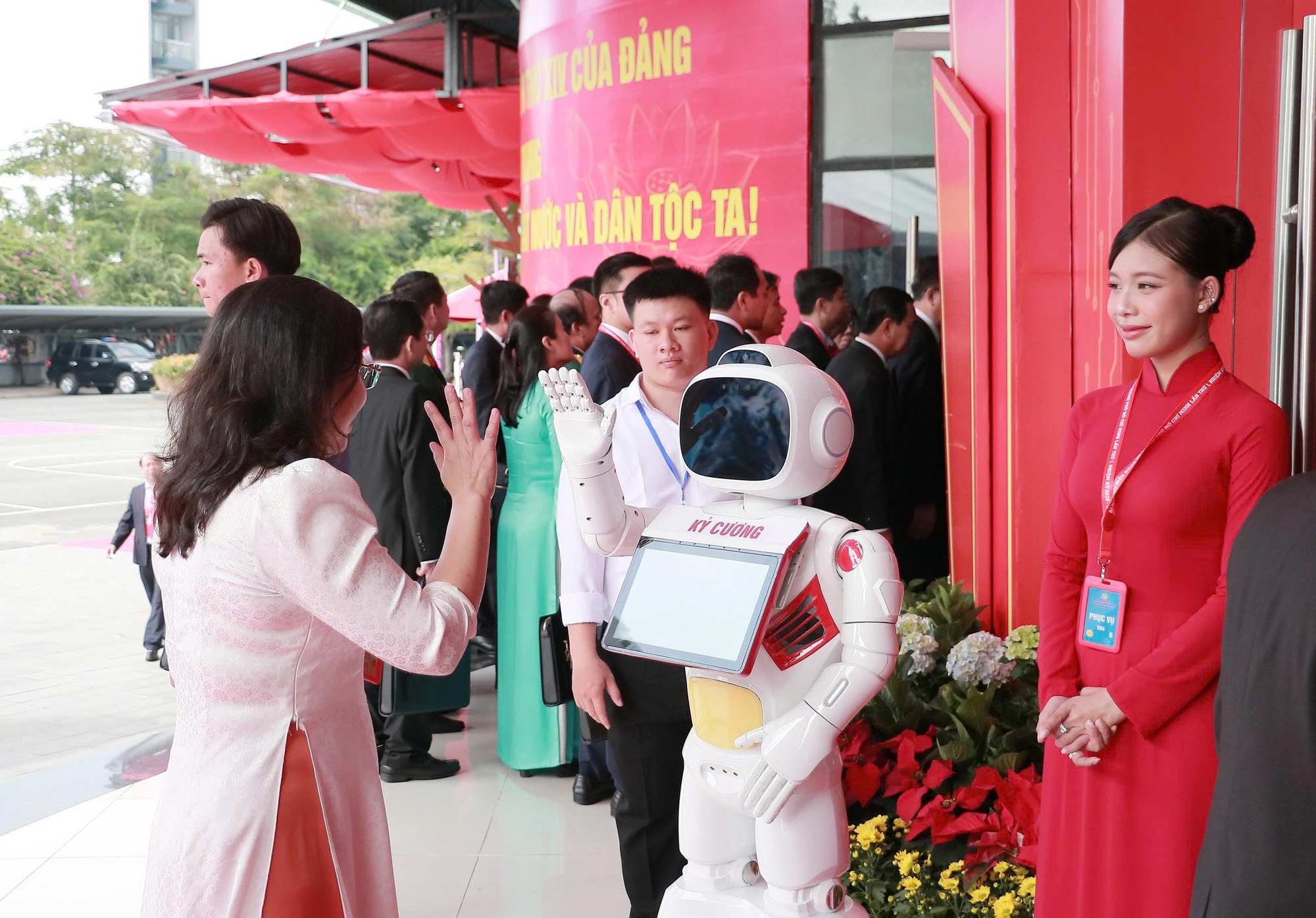 Bí thư Thành ủy TPHCM nêu 2 nội dung quan trọng của Đại hội Đảng bộ nhiệm kỳ 2025-2030- Ảnh 6.