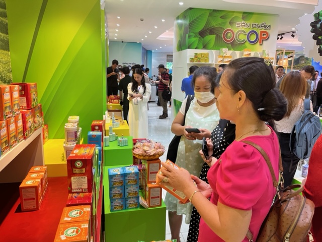 Phấn đấu có hơn 2.000 sản phẩm OCOP đạt chuẩn 3 sao trở lên- Ảnh 1. Phấn đấu có hơn 2.000 sản phẩm OCOP đạt chuẩn 3 sao trở lên- Ảnh 1.