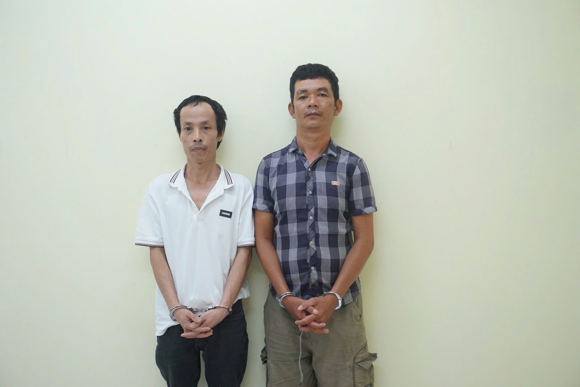 Bắt giữ 2 đối tượng lợi dụng không gian mạng đăng tải thông tin xuyên tạc, sai sự thật- Ảnh 1. Bắt giữ 2 đối tượng lợi dụng không gian mạng đăng tải thông tin xuyên tạc, sai sự thật- Ảnh 1.