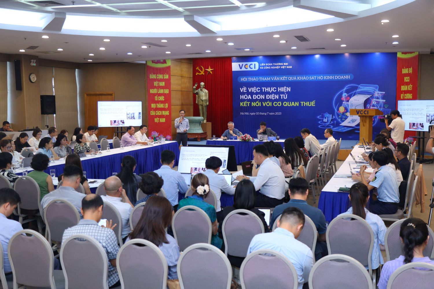 Góp ý để hỗ trợ hộ kinh doanh chuyển đổi thực hiện hóa đơn hiệu quả- Ảnh 1. Góp ý để hỗ trợ hộ kinh doanh chuyển đổi thực hiện hóa đơn hiệu quả- Ảnh 1.