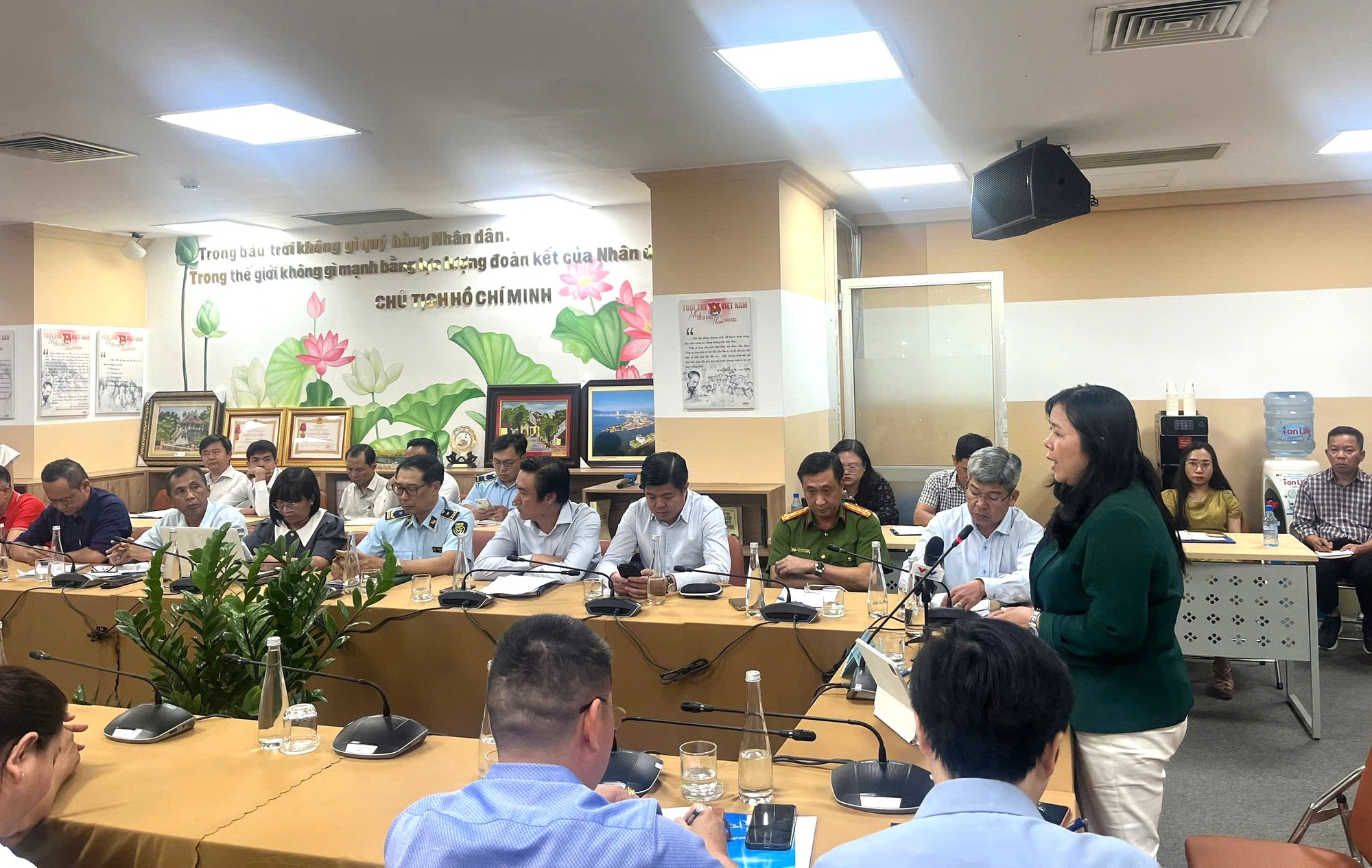 Nguồn cung xăng dầu đảm bảo, xử lý nghiêm các trường hợp găm hàng- Ảnh 1. Nguồn cung xăng dầu đảm bảo, xử lý nghiêm các trường hợp găm hàng- Ảnh 1.
