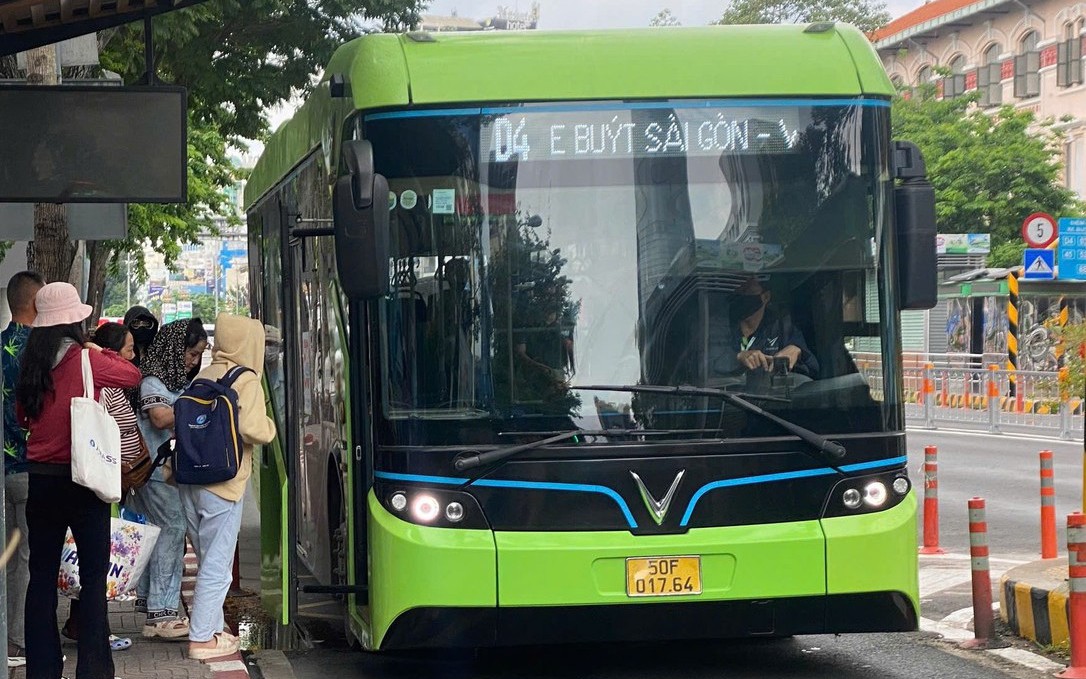 Miễn phí vé xe buýt phát huy hiệu quả, lượng khách tăng hơn 30%- Ảnh 3. TPHCM sẽ miễn phí xe buýt và phí hạ tầng cửa khẩu