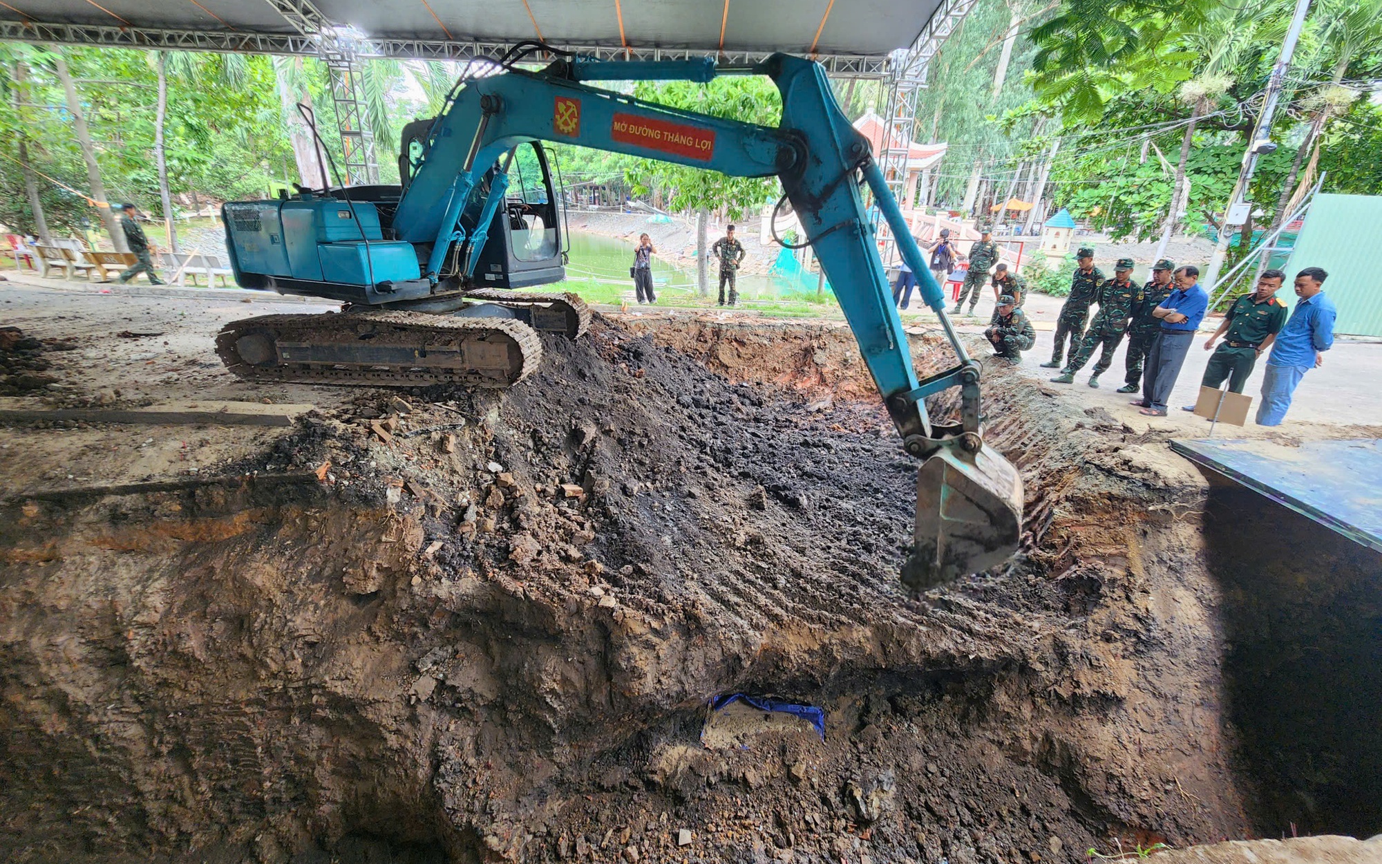 Tiếp nhận hồ sơ chôn cất 21 liệt sĩ và nhiều tư liệu chiến tranh - Ảnh 3. Mở rộng tìm kiếm hài cốt liệt sĩ tại Công viên Lê Thị Riêng