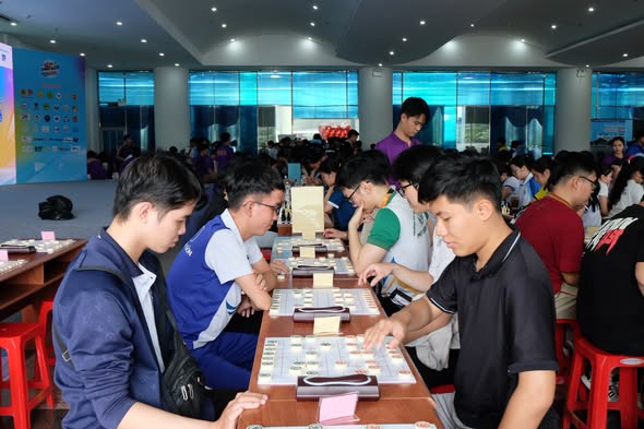 Tân sinh viên TPHCM khởi đầu năm học mới với nhiều hoạt động trải nghiệm- Ảnh 2. Tân sinh viên TPHCM khởi đầu năm học mới với nhiều hoạt động trải nghiệm- Ảnh 2.