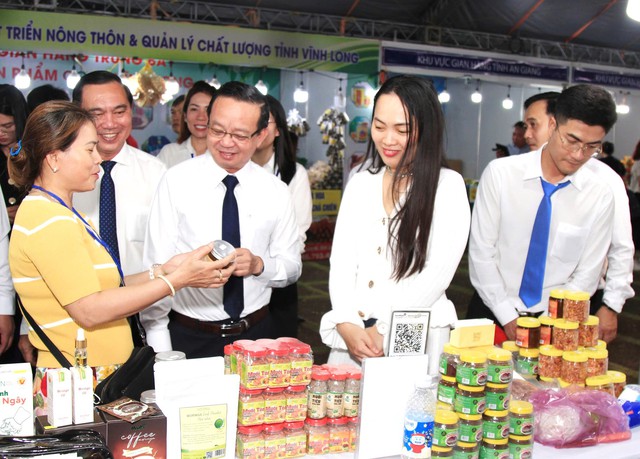 Phát triển sản phẩm OCOP: Nâng cao giá trị nông sản, mở rộng thị trường- Ảnh 1. Phát triển sản phẩm OCOP: Nâng cao giá trị nông sản, mở rộng thị trường- Ảnh 1.