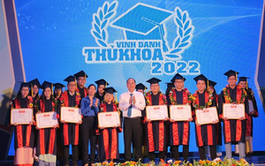 TPHCM vinh danh 75 thủ khoa đại học, cao đẳng, học viện năm 2022
