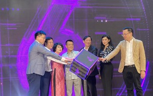 Chợ Bến Thành được thí điểm bán hàng 'livestream' qua mạng xã hội