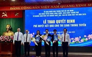 Tuần lễ sinh viên TPHCM tiên phong phát triển khoa học, công nghệ- Ảnh 6. TPHCM có 2 ứng viên trúng tuyển viên chức giáo dục từ nguồn sinh viên xuất sắc