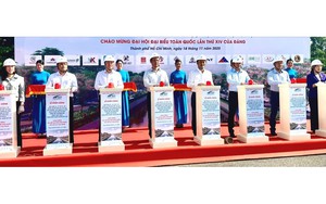 Khởi công thêm 2 gói thầu dự án cải tạo rạch Xuyên Tâm