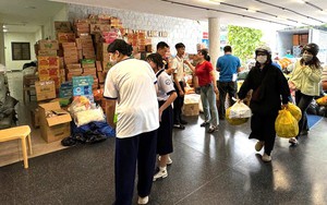 Thành phố mở thêm điểm tiếp nhận cứu trợ đồng bào bị ảnh hưởng mưa lũ