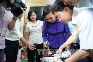 Bộ trưởng Bộ Y tế kiểm tra phòng chống sốt xuất huyết ở TPHCM