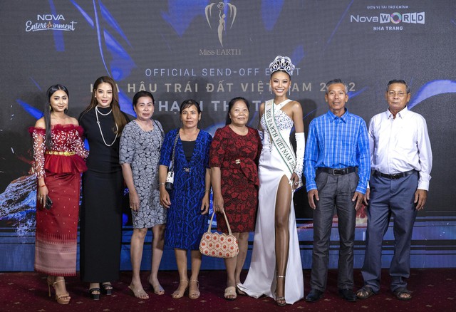 Thạch Thu Thảo đại diện Việt Nam tham dự Hoa hậu Trái đất 2022 - Ảnh 1.