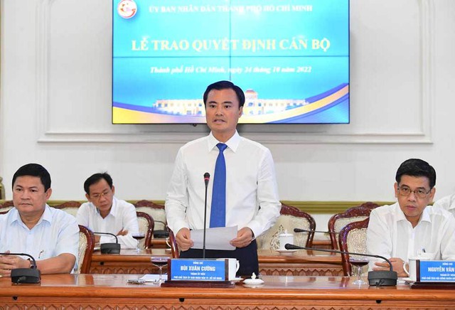 Trao quyết định phê chuẩn Phó Chủ tịch UBND TPHCM cho ông Bùi Xuân Cường - Ảnh 2.