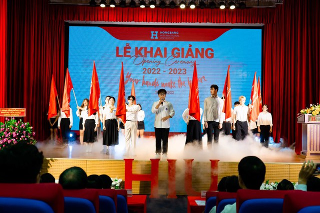 ĐH Quốc tế Hồng Bàng khai giảng năm học 2022 - 2023 - Ảnh 1.