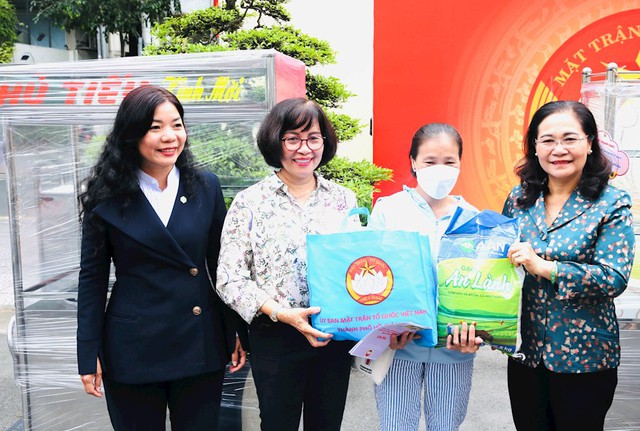 TPHCM: Đến cuối năm 2022, tỉ lệ hộ nghèo chiếm 1,14% tổng số hộ dân - Ảnh 1. TPHCM: Đến cuối năm 2022, tỉ lệ hộ nghèo chiếm 1,14% tổng số hộ dân - Ảnh 1.