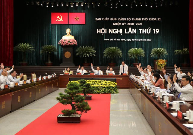 TPHCM đặt chỉ tiêu GRDP năm 2023 tăng từ 7,5-8% - Ảnh 2.