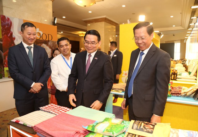 Thúc đẩy hợp tác thương mại, đầu tư giữa TPHCM với các địa phương của Lào - Ảnh 3.