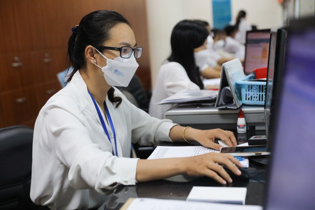 Nhân sự nơi khác được thi tuyển chức danh lãnh đạo, quản lý tại TPHCM - Ảnh 1. Nhân sự nơi khác được thi tuyển chức danh lãnh đạo, quản lý tại TPHCM - Ảnh 1.