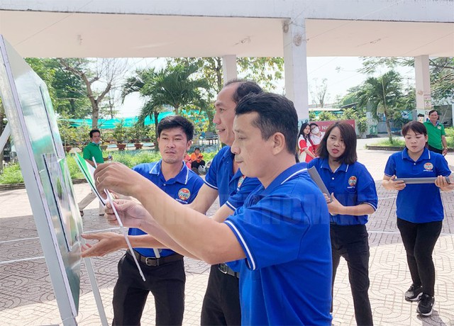 Sôi nổi các hoạt động trong Ngày hội “Nông dân với văn hóa giao thông” (09/12) - Ảnh 1.