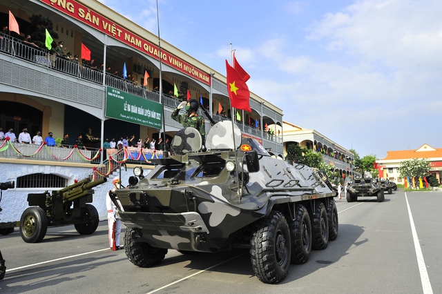 Lực lượng vũ trang TPHCM phát huy truyền thống, hoàn thành thắng lợi nhiệm vụ được giao - Ảnh 2.
