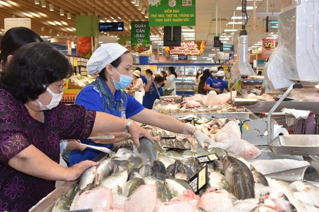 Saigon Co.op tăng lượng thực phẩm tươi sống gấp đôi để giảm giá phục vụ Tết - Ảnh 1.