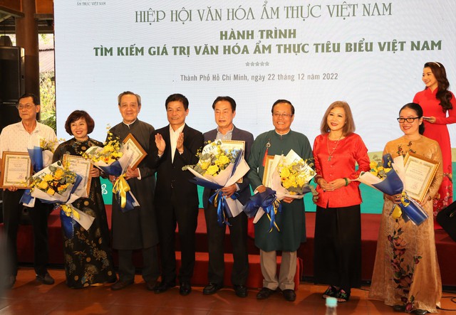 Chọn ra 121 món ăn tiêu biểu của Việt Nam năm 2022 - Ảnh 2.