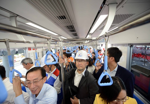 Cận cảnh đoàn tàu metro Bến Thành - Suối Tiên chạy thử qua 5 nhà ga - Ảnh 8.