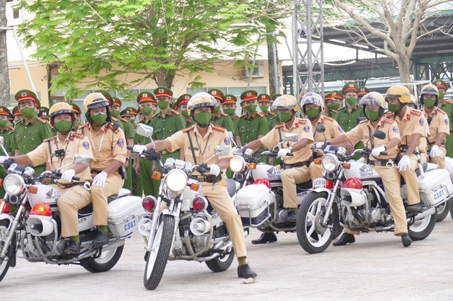 Thiếu tướng Lê Hồng Nam: Nhân dân an vui là hạnh phúc lớn nhất của Công an TPHCM - Ảnh 2.