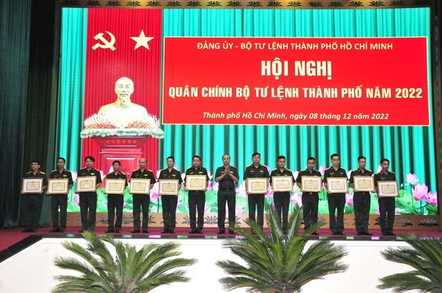 Bộ Tư lệnh TPHCM triển khai nhiệm vụ quân sự, quốc phòng năm 2023 - Ảnh 2.