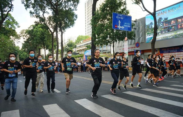 Giải chạy “Bước chân xanh” thu hút 1.500 người tham gia  - Ảnh 1.