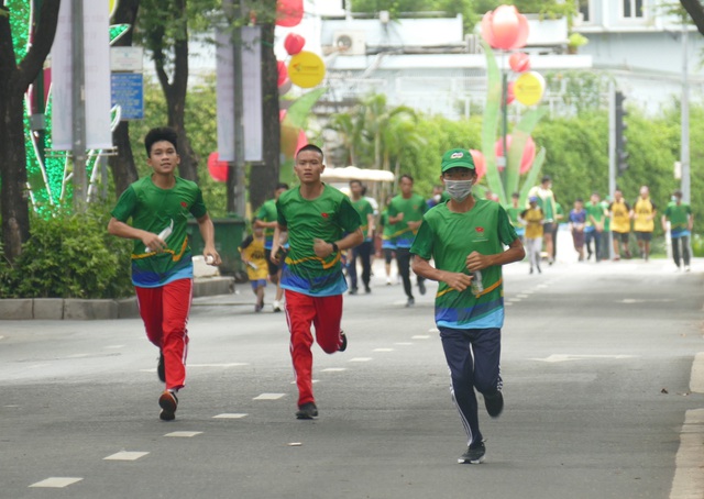 Hơn 30.000 người chạy Olympic “Vì sức khỏe toàn dân” - Ảnh 3.