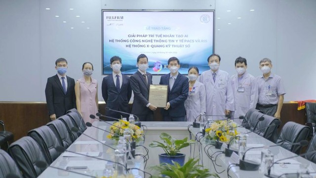 FUJIFILM Việt Nam đã trao tặng cho Bệnh viện Chợ Rẫy nhiều công nghệ thông tin  tế hiện đại - Ảnh 1.