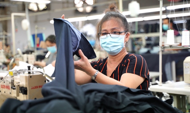 Phụ nữ di cư lao động tự do có thu nhập trung bình rất thấp - Ảnh 1. Phụ nữ di cư lao động tự do có thu nhập trung bình rất thấp - Ảnh 1.
