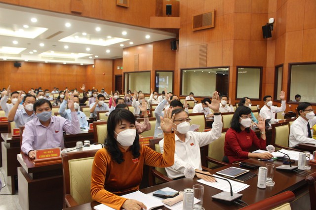 Thông qua 12 nghị quyết quan trọng liên quan đến phát triển kinh tế-xã hội - Ảnh 2. Thông qua 12 nghị quyết quan trọng liên quan đến phát triển kinh tế-xã hội - Ảnh 2.