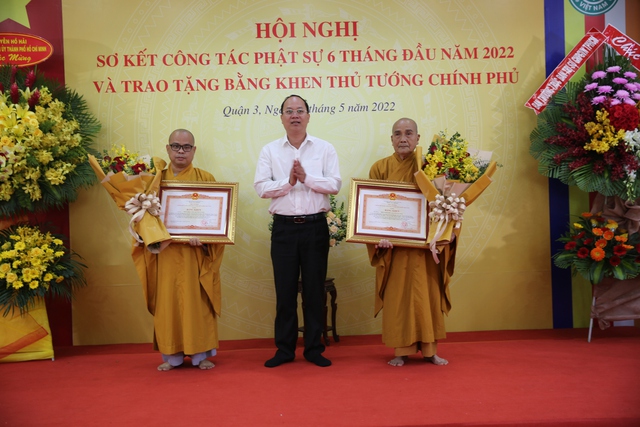 Ban Trị sự Phật giáo Quận 3 đón nhận Bằng khen của Thủ tướng - Ảnh 3.