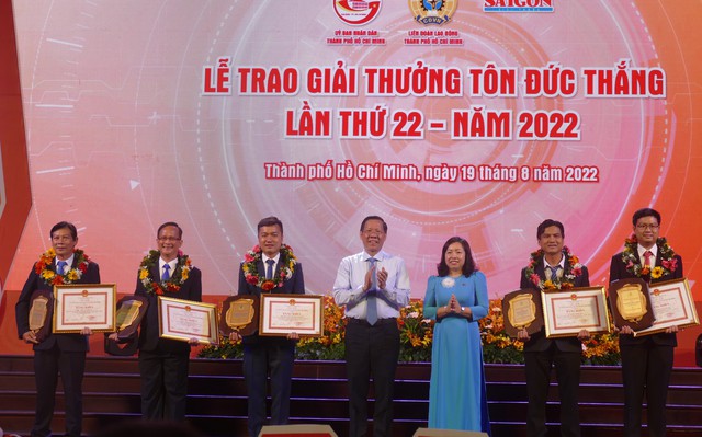 Vinh danh 20 kỹ sư, công nhân tiêu biểu đoạt Giải thưởng Tôn Đức Thắng - Ảnh 2. Vinh danh 20 kỹ sư, công nhân tiêu biểu đoạt Giải thưởng Tôn Đức Thắng - Ảnh 2.