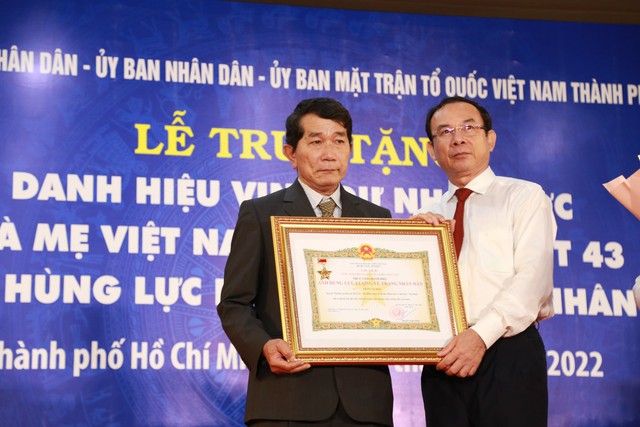 Truy tặng danh hiệu cho các Mẹ Việt Nam Anh hùng, liệt sỹ tại TPHCM - Ảnh 4.